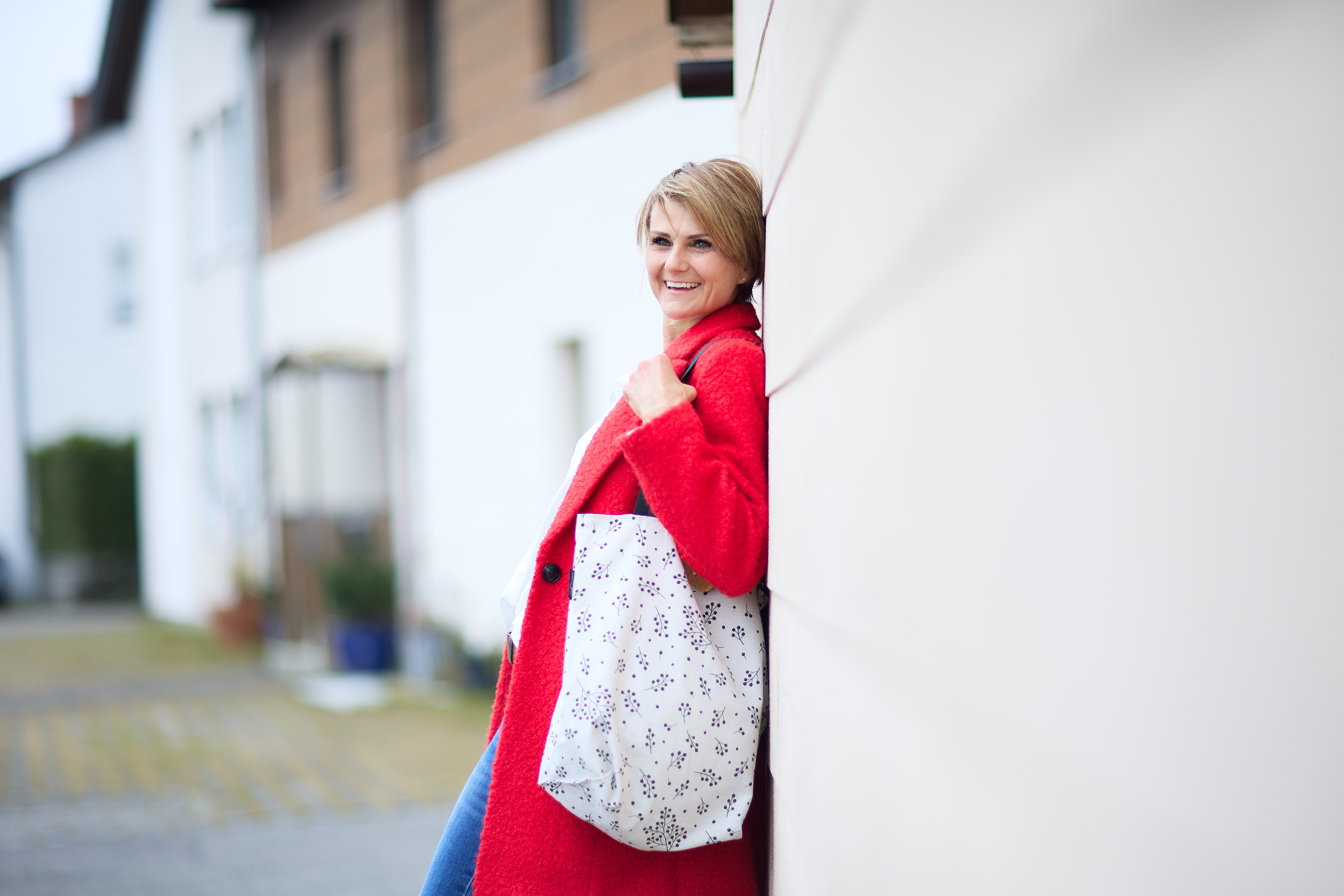 Frau mit Baumwolle Shopper