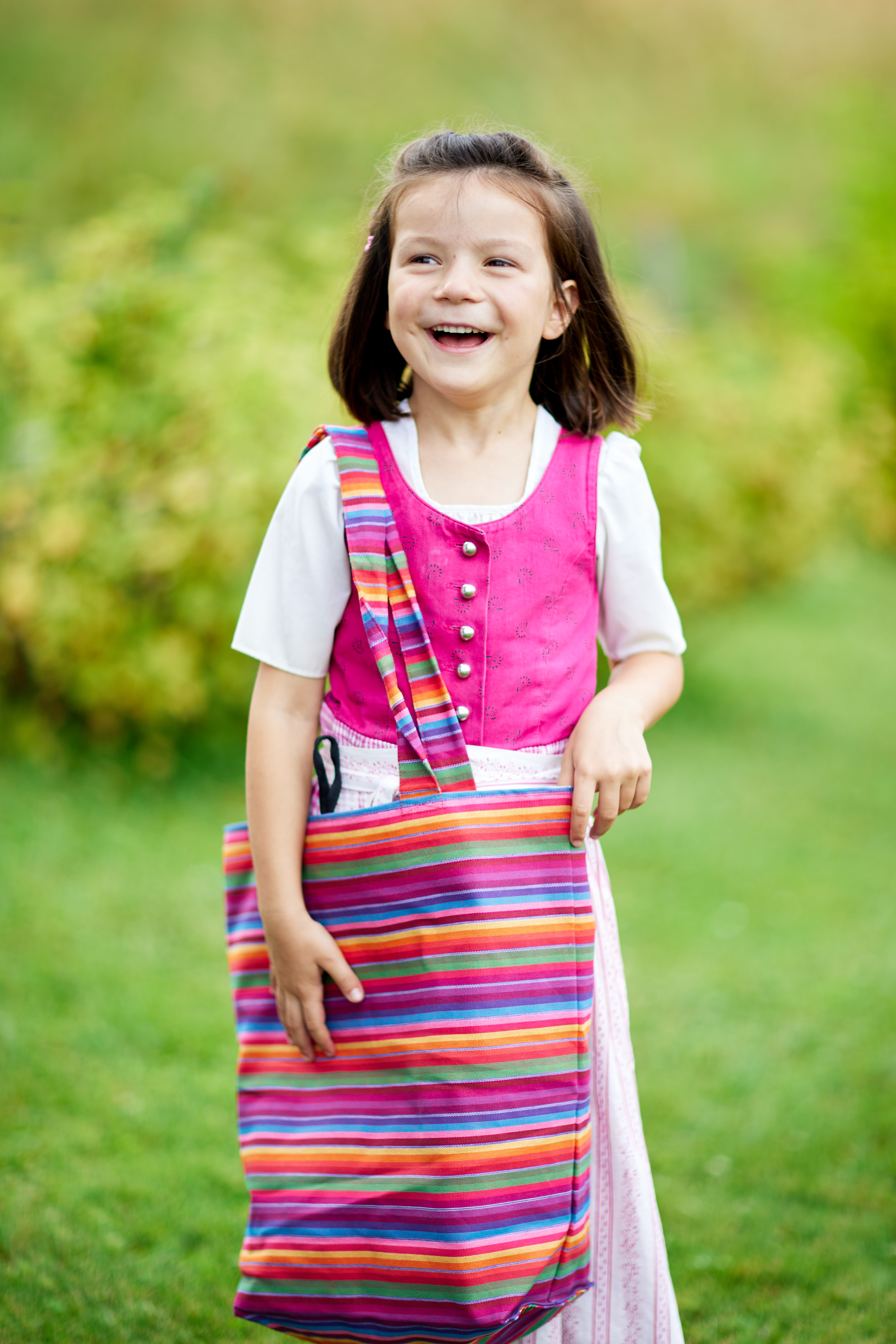 Kleinkind mit Shopper aus Baumwolle